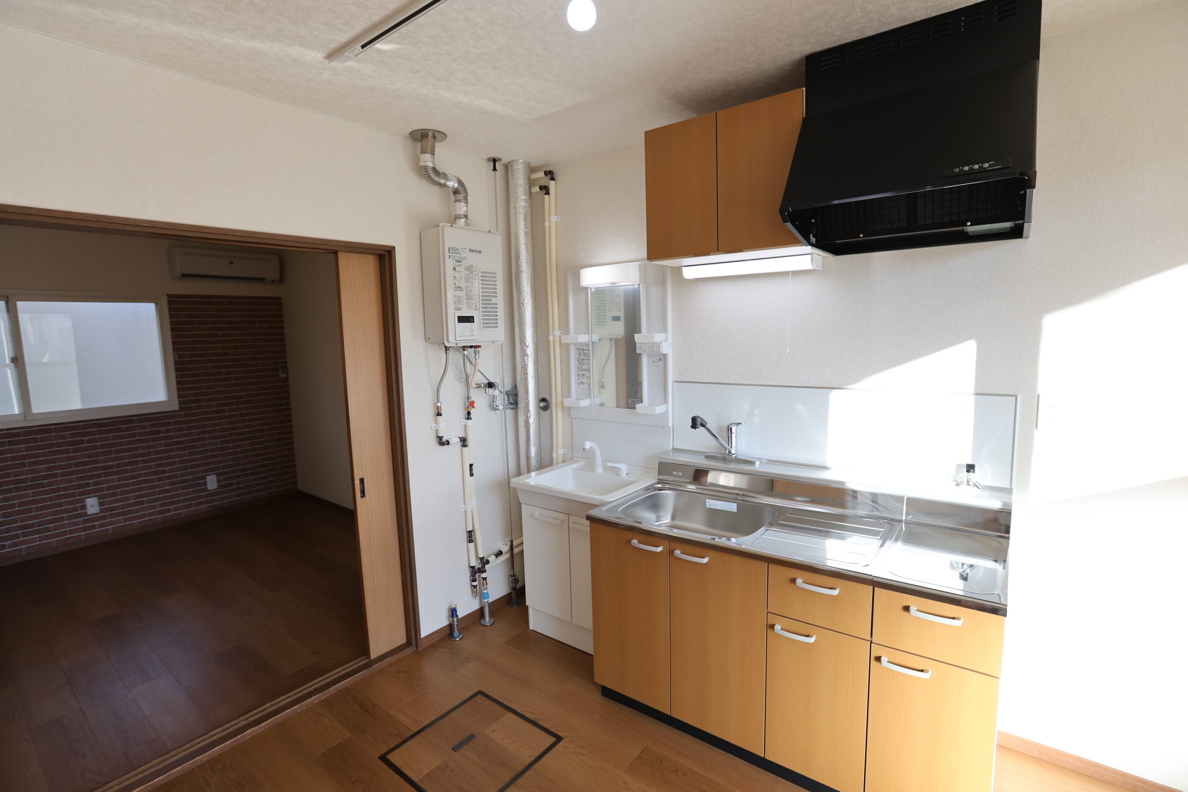 日差しの入るキッチン