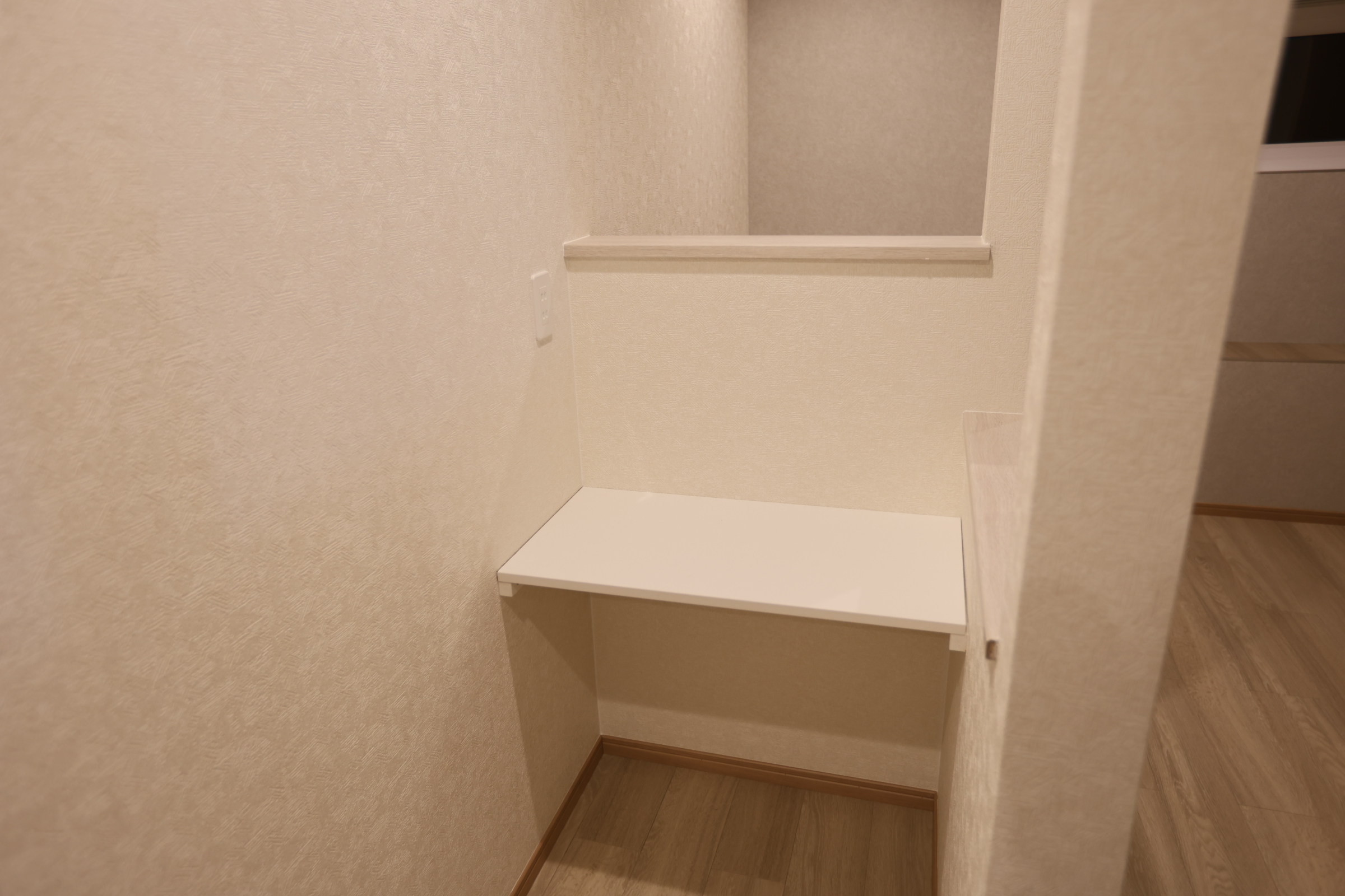室内の収納棚